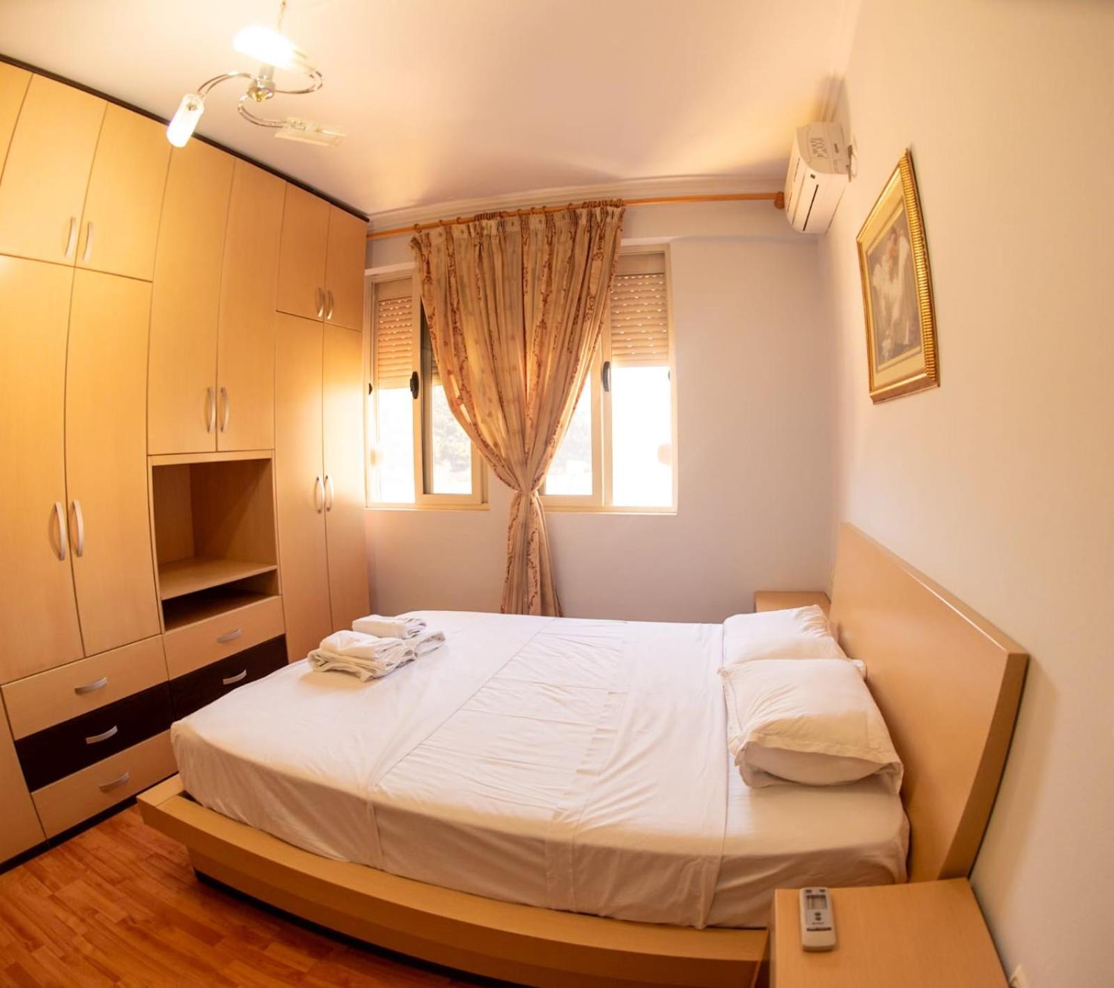 Apartament Egzoni City Center Apartman Berat Kültér fotó